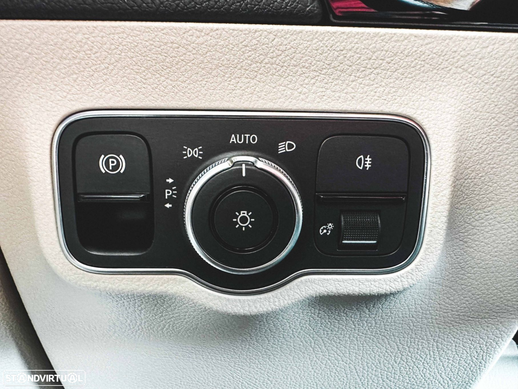 Mercedes-Benz GLA 250 e 8G-DCT Progressive - 29