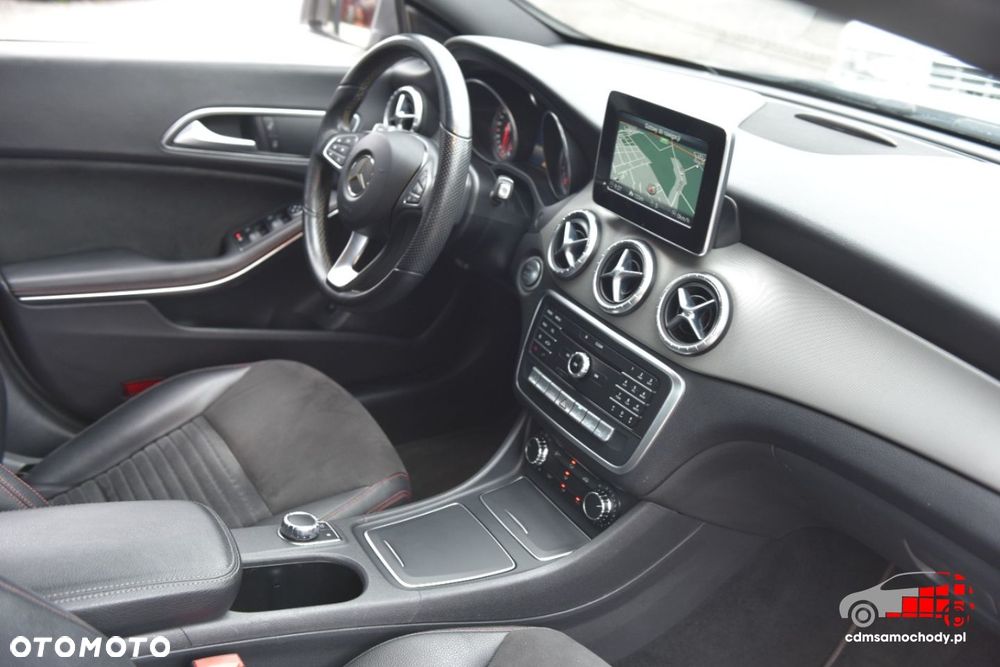 Mercedes-Benz CLA - 25