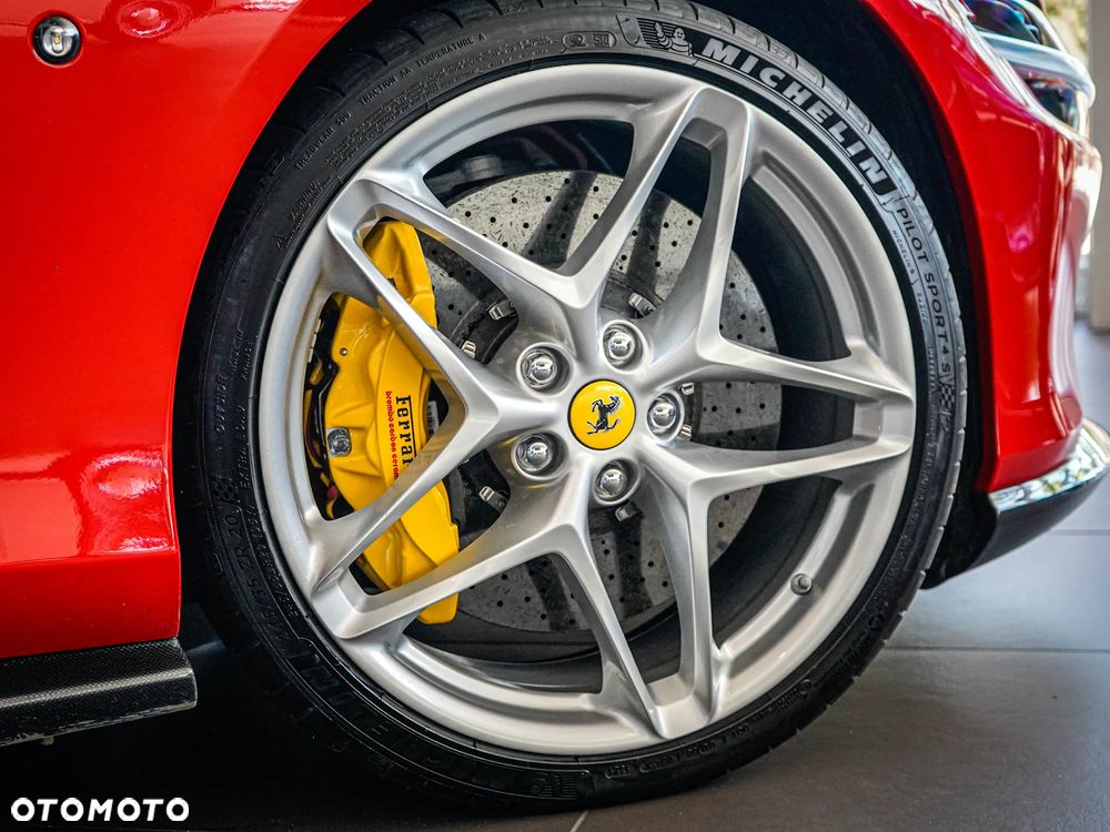 Ferrari Roma - 13