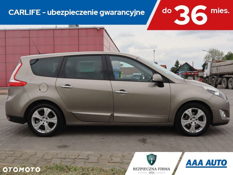 Renault Grand Scenic - 8