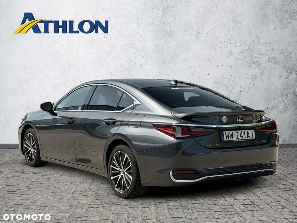 Lexus ES 300h Business Edition - 3