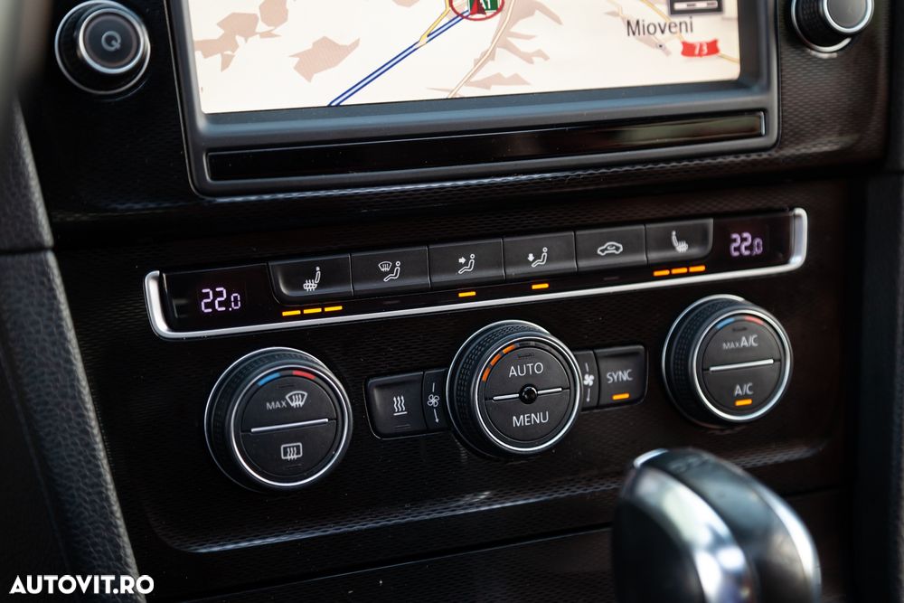 Volkswagen Golf - 22