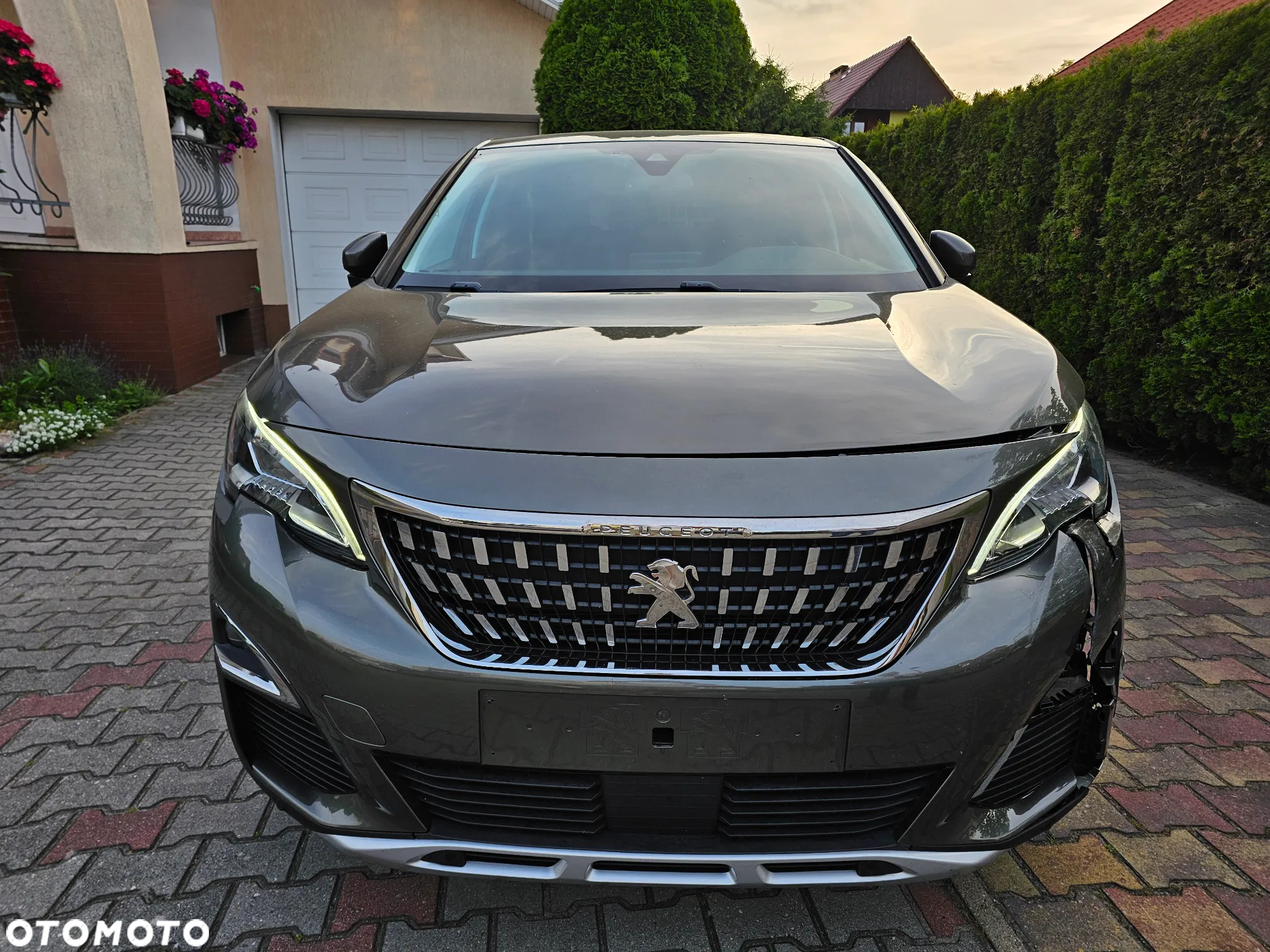 Peugeot 3008 1.2 PureTech GPF Allure S&S EAT8 - 8