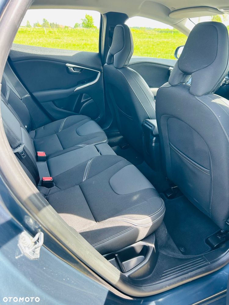 Volvo V40 D2 - 10