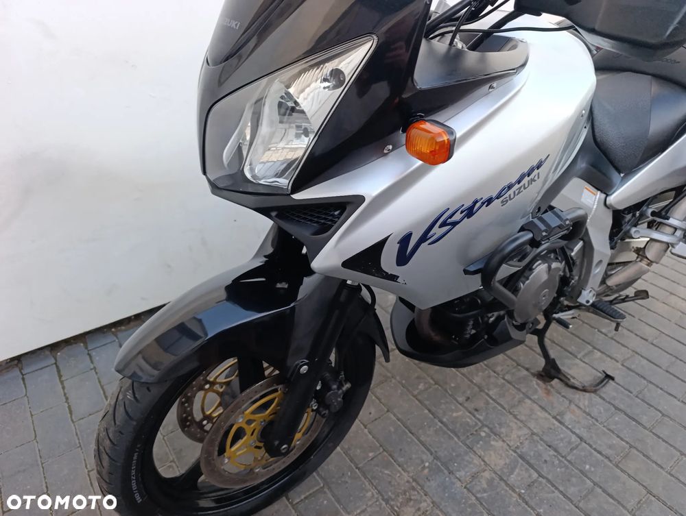 Suzuki V-STROM - 10