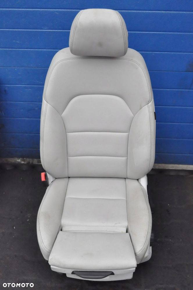 MERCEDES W176 FOTELE KANAPA JASNA SKÓRA - 10