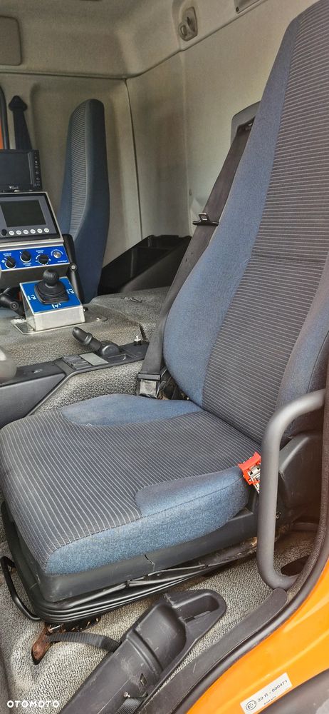 Volvo FE 340 piaskarka solarka 6x4 - 15