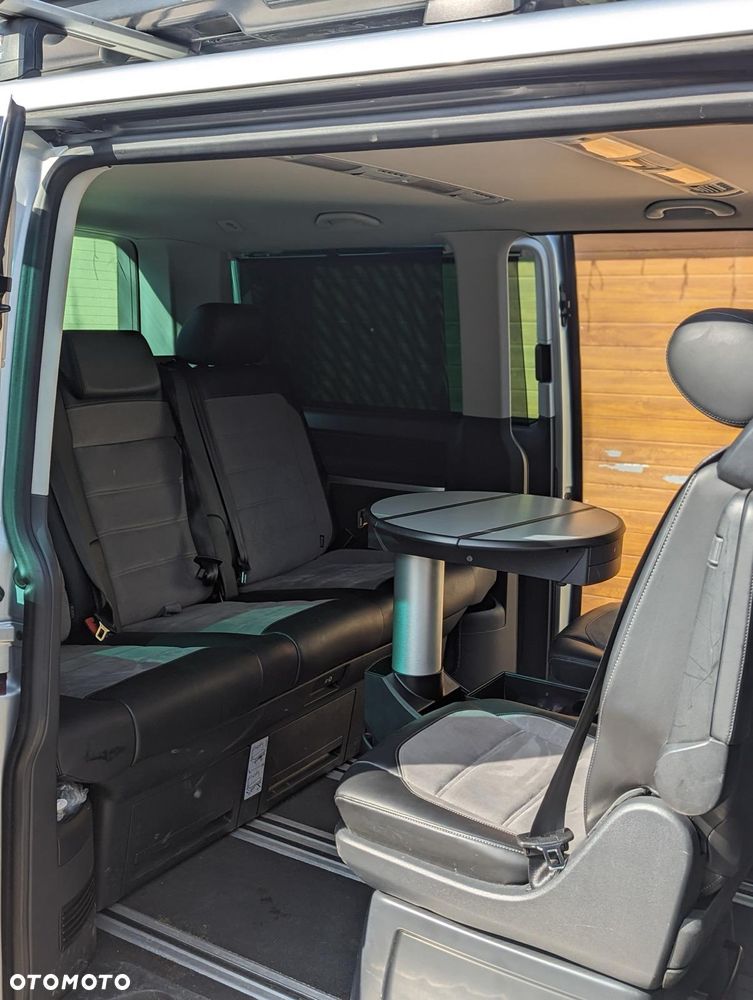 Volkswagen Multivan - 24