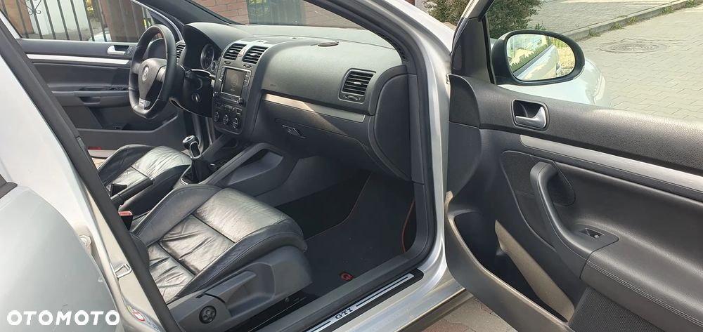 Volkswagen Golf - 13