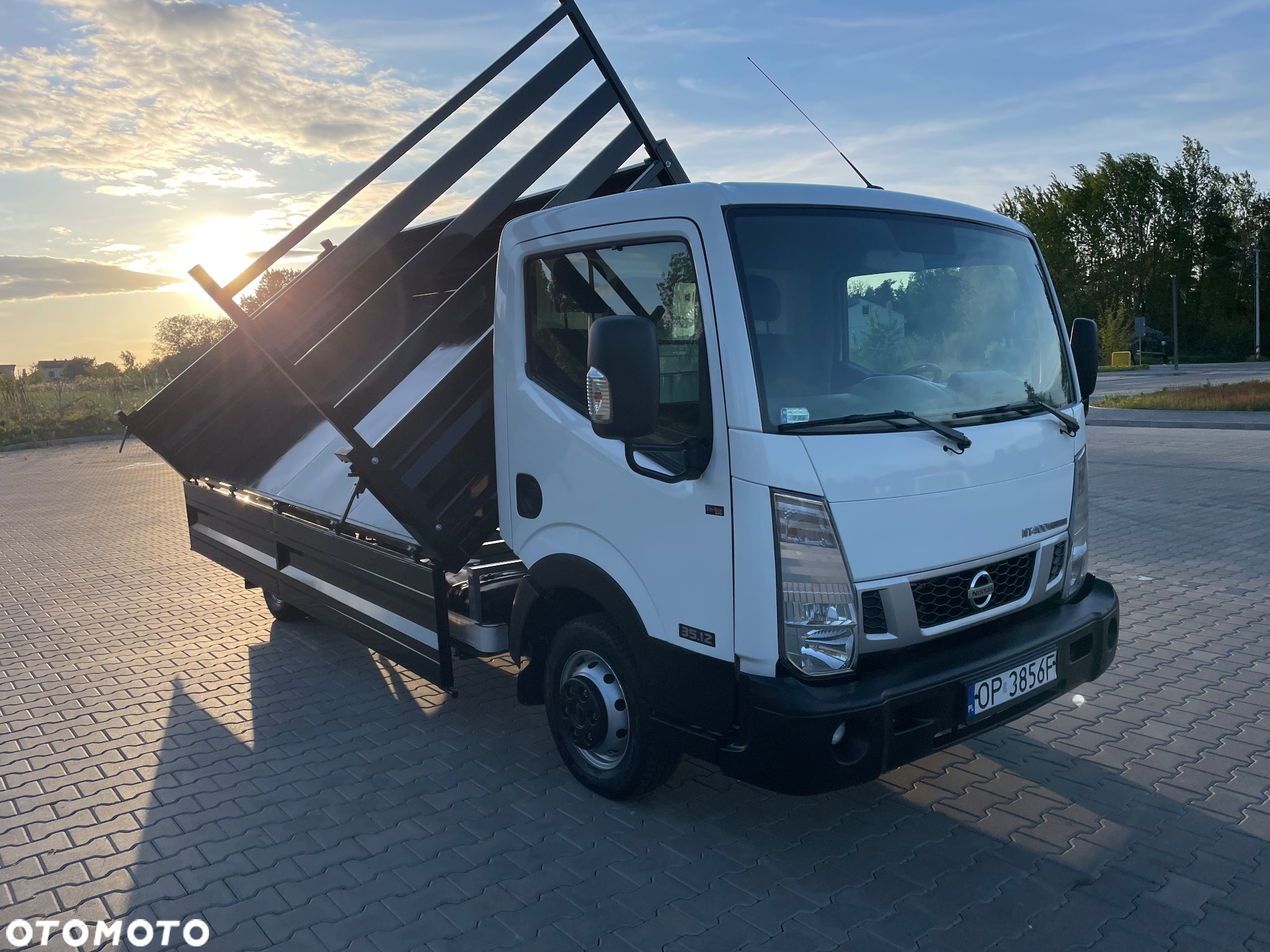 Nissan Cabstar - 27