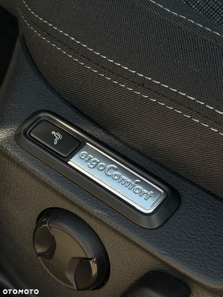 Volkswagen Passat 2.0 TDI SCR Style DSG - 31