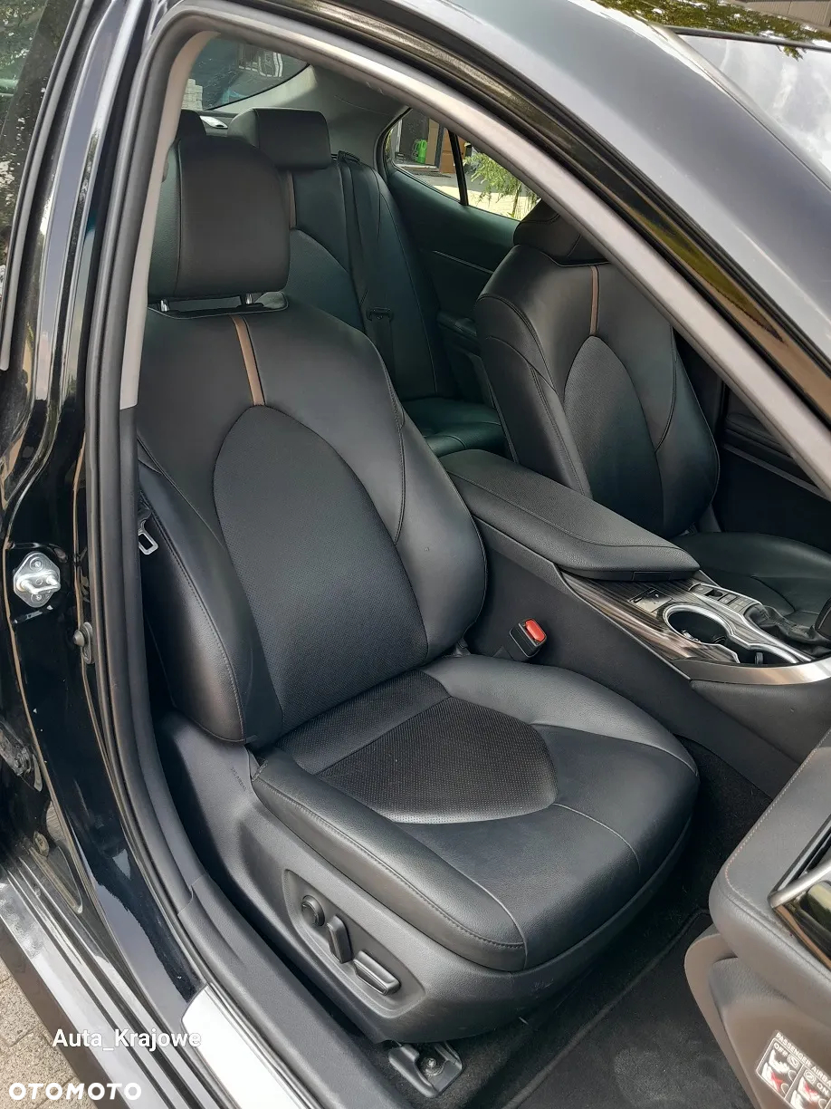 Toyota Camry 2.5 Hybrid Executive CVT - 30