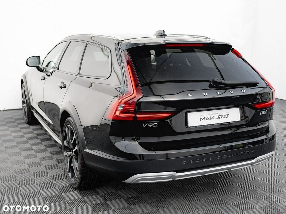 Volvo V90 Cross Country - 5