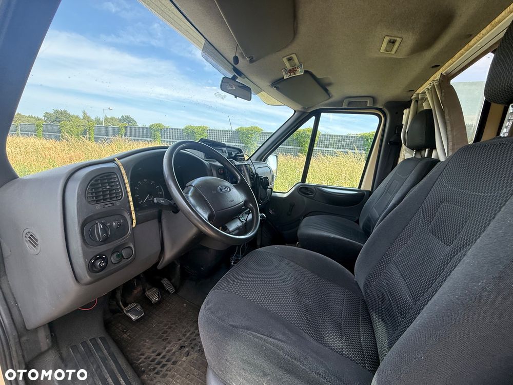 Ford Transit - 22