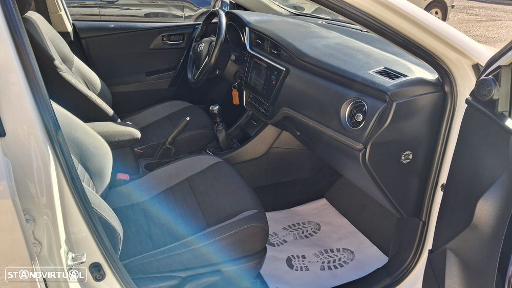 Toyota Auris Touring Sports 1.4 D-4D Comfort - 8