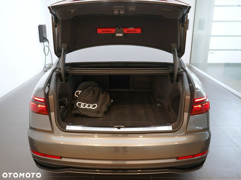 Audi A8 - 12