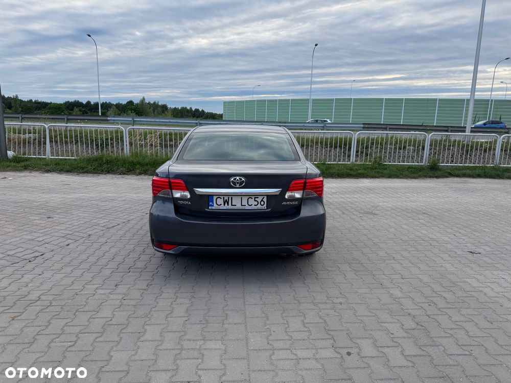 Toyota Avensis 2.0 Prestige NAVI - 6