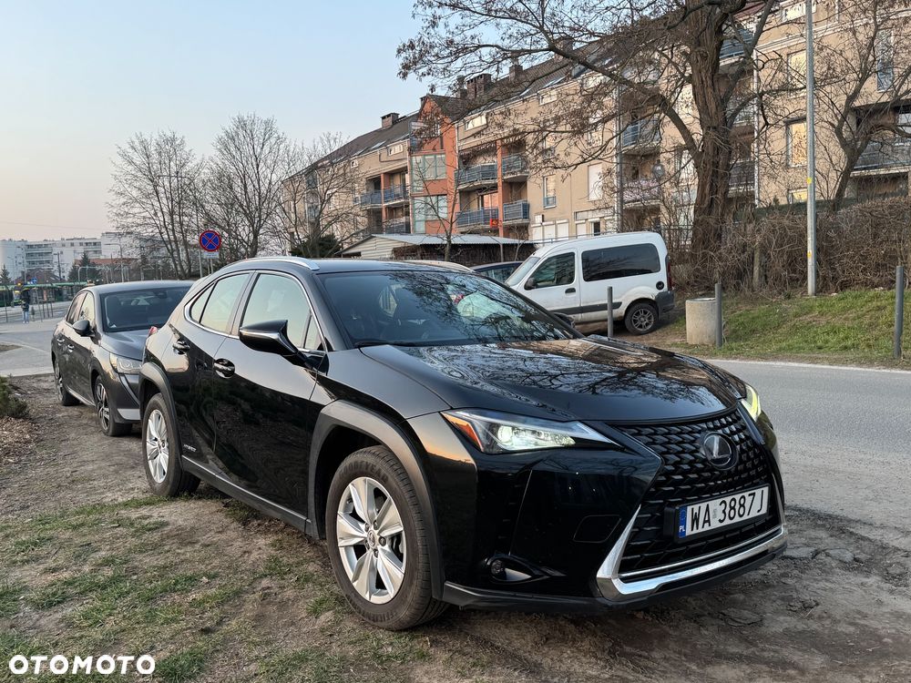 Lexus UX 250h Business Edition - 2