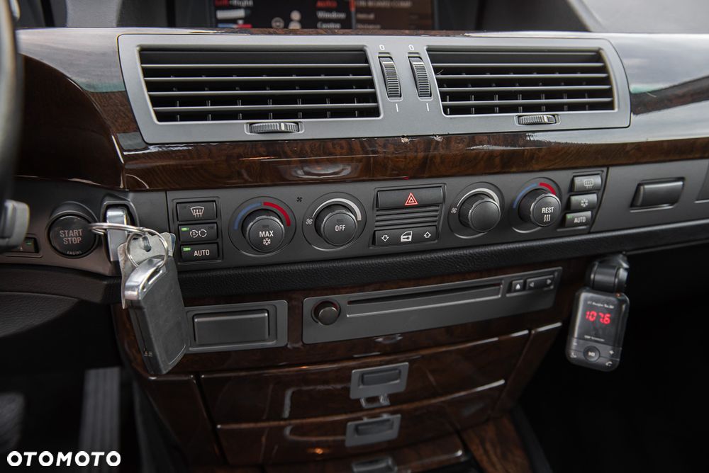 BMW Seria 7 - 23