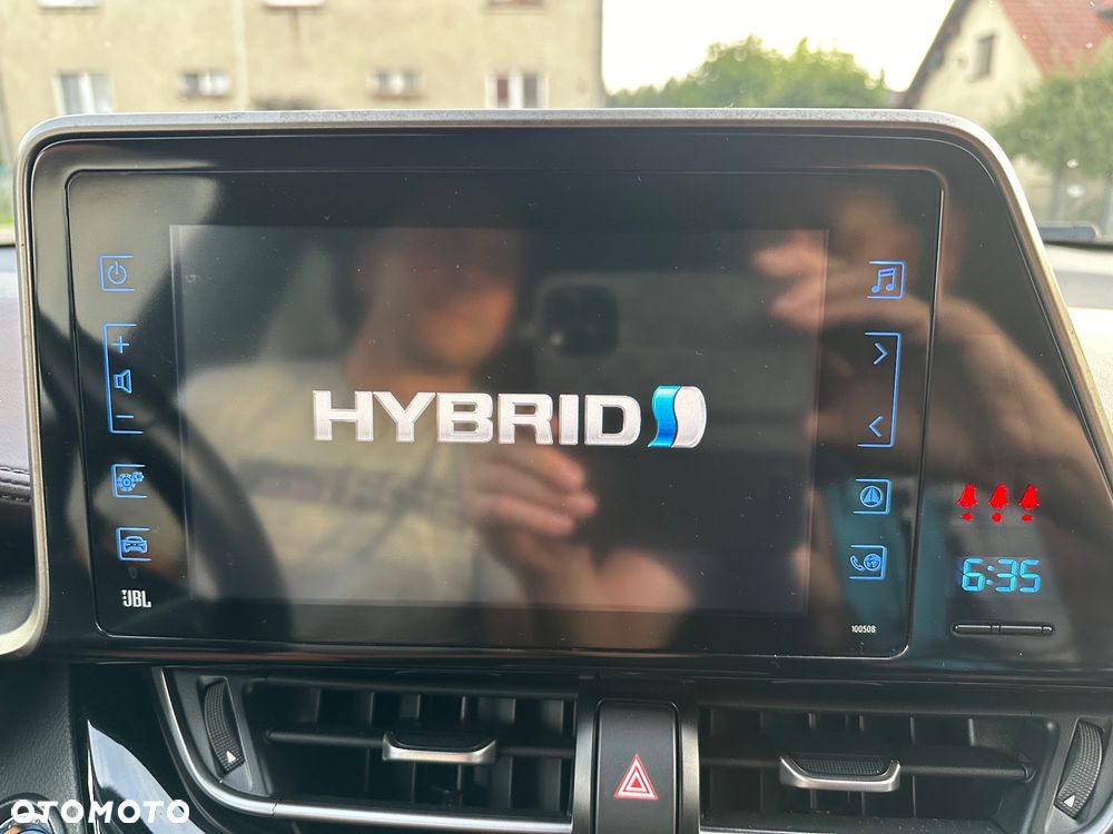 Toyota C-HR 1.8 Hybrid Neon Lime powered by JBL - 16