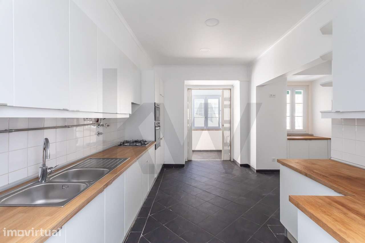 Apartamento de Charme com Amplo Logradouro | Santo António | Lisboa - Grande imagem: 3/50