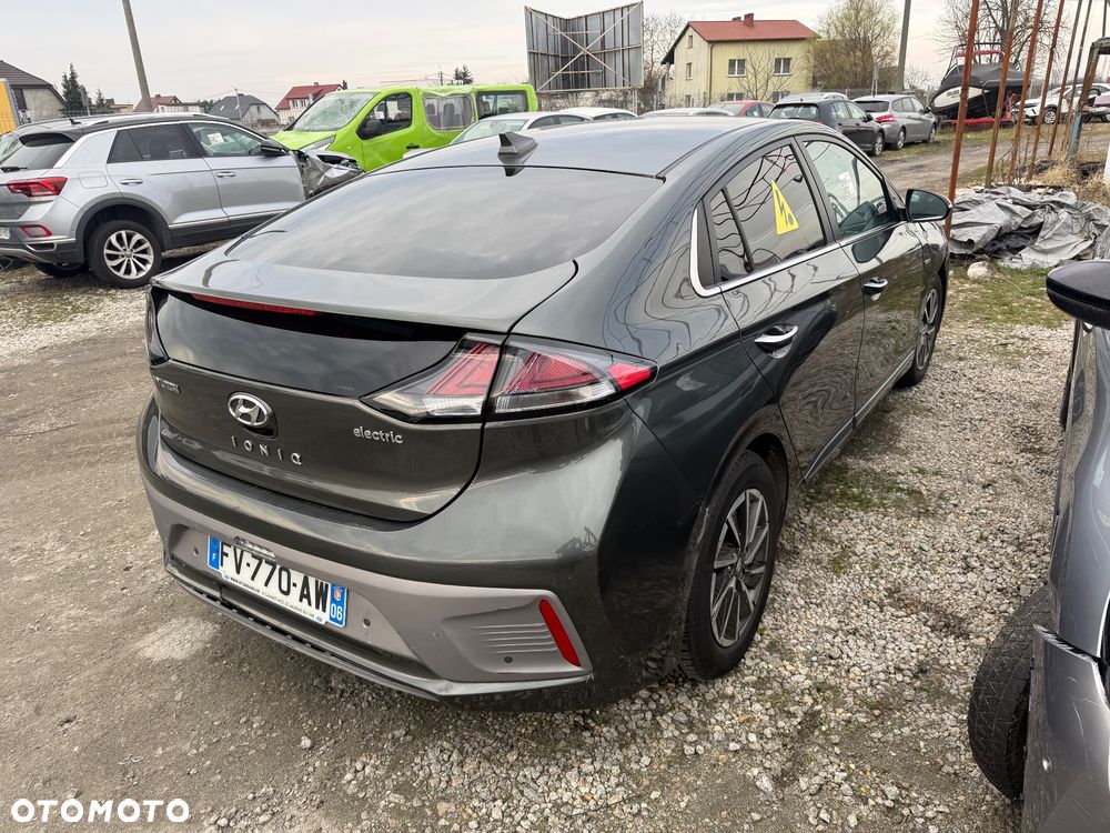 Hyundai IONIQ - 4