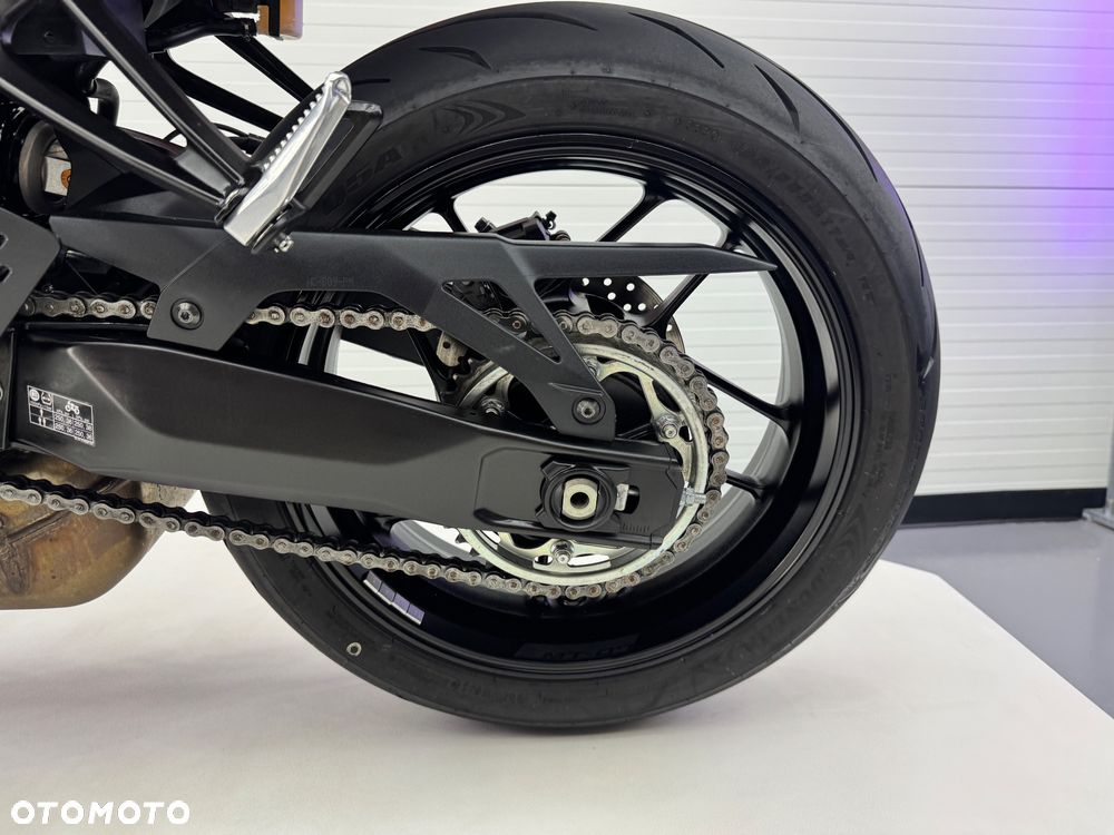 Yamaha MT - 28