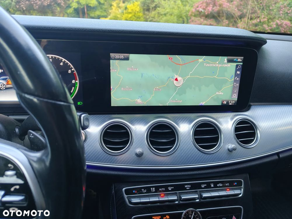 Mercedes-Benz Klasa E 300 de 9G-TRONIC - 22