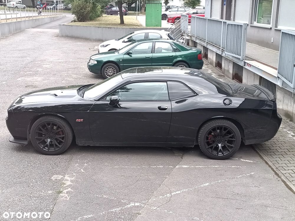 Dodge Challenger - 25