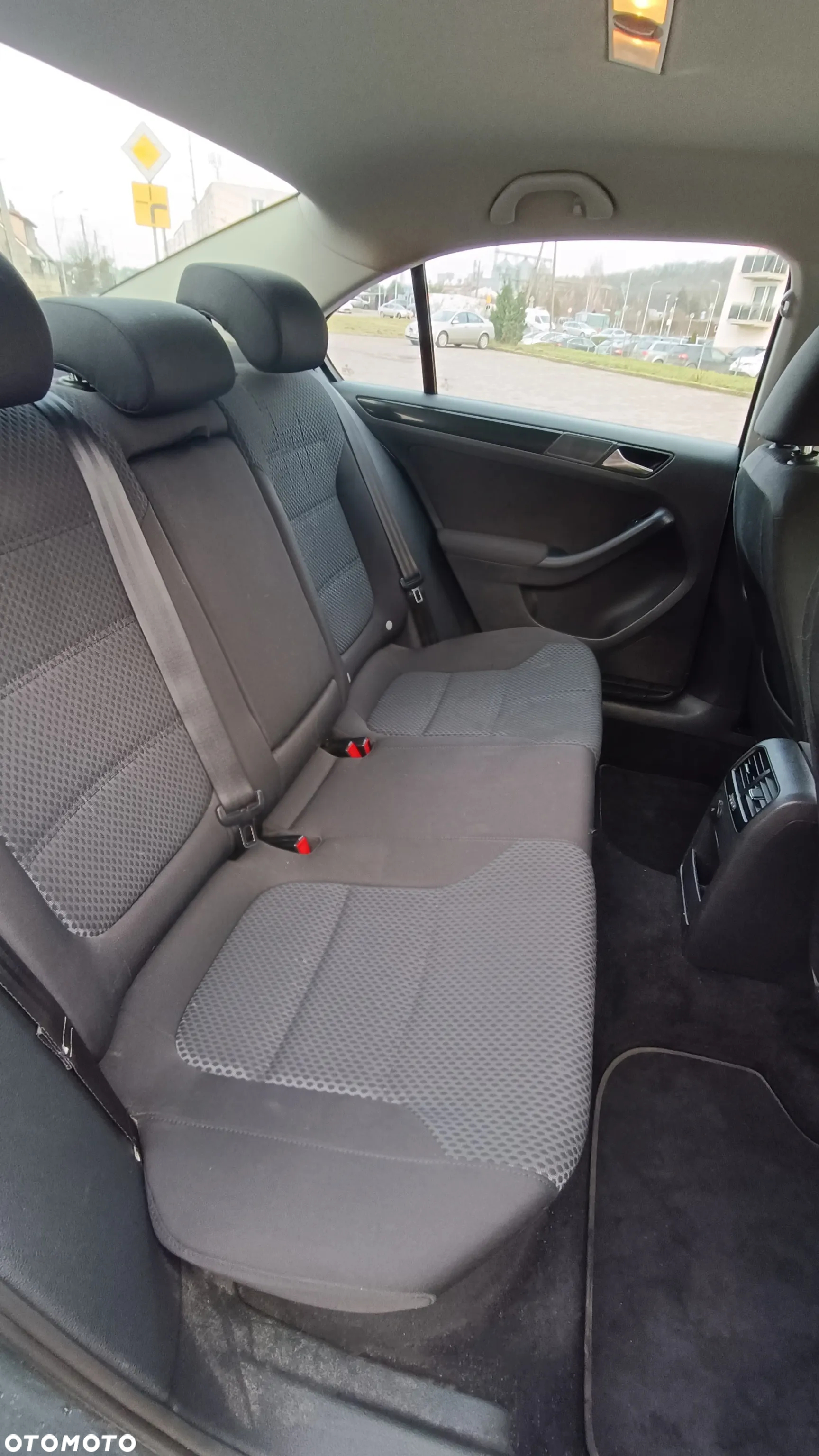 Volkswagen Jetta - 13