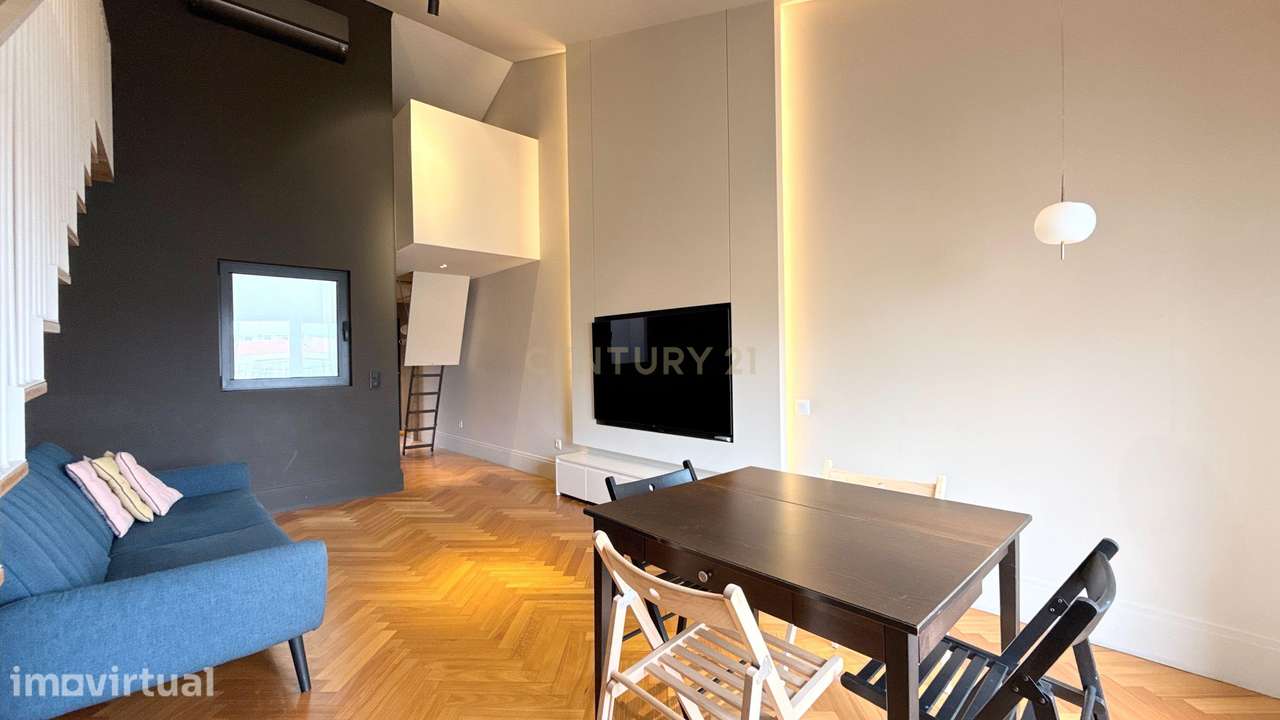 Excelente T2 Duplex Mobilado com Vista Desafogada e Varanda | Centro d - Grande imagem: 4/41