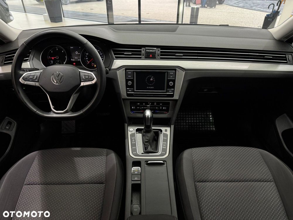 Volkswagen Passat - 14
