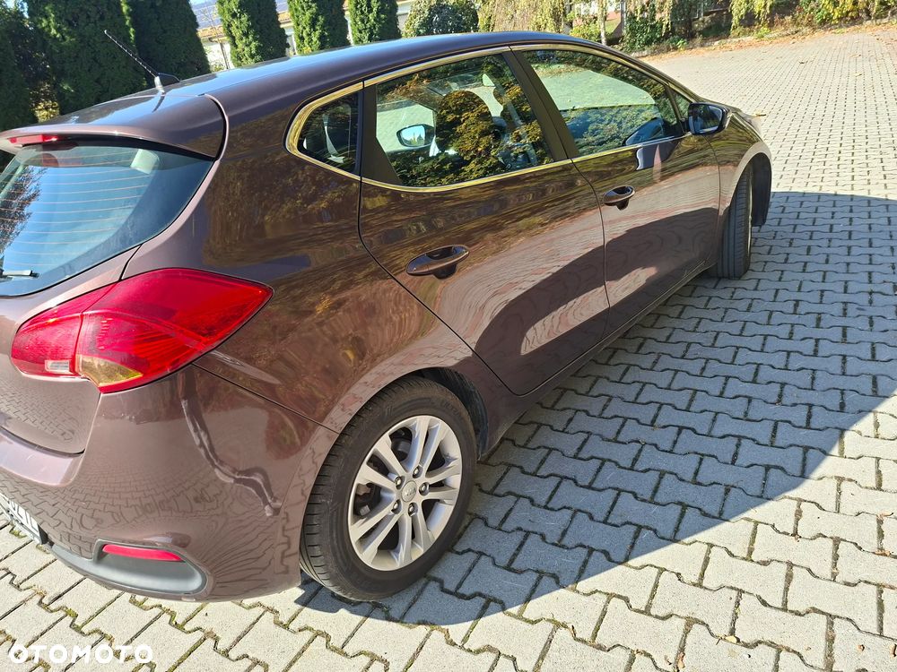 Kia Ceed 2012 photo 3
