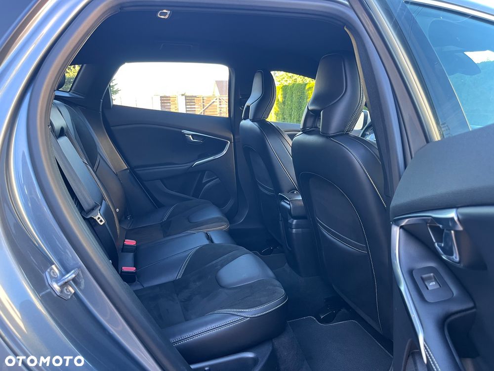 Volvo V40 - 18