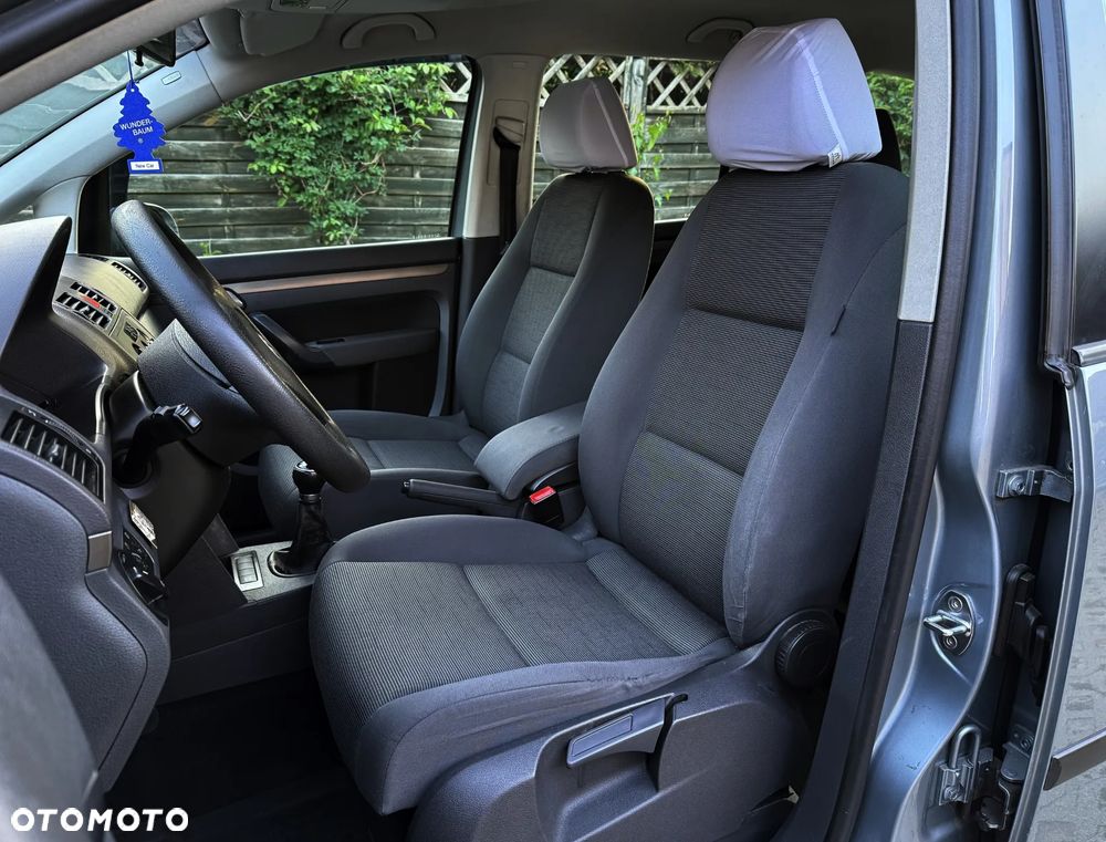 Volkswagen Touran 1.9 TDI Conceptline - 16