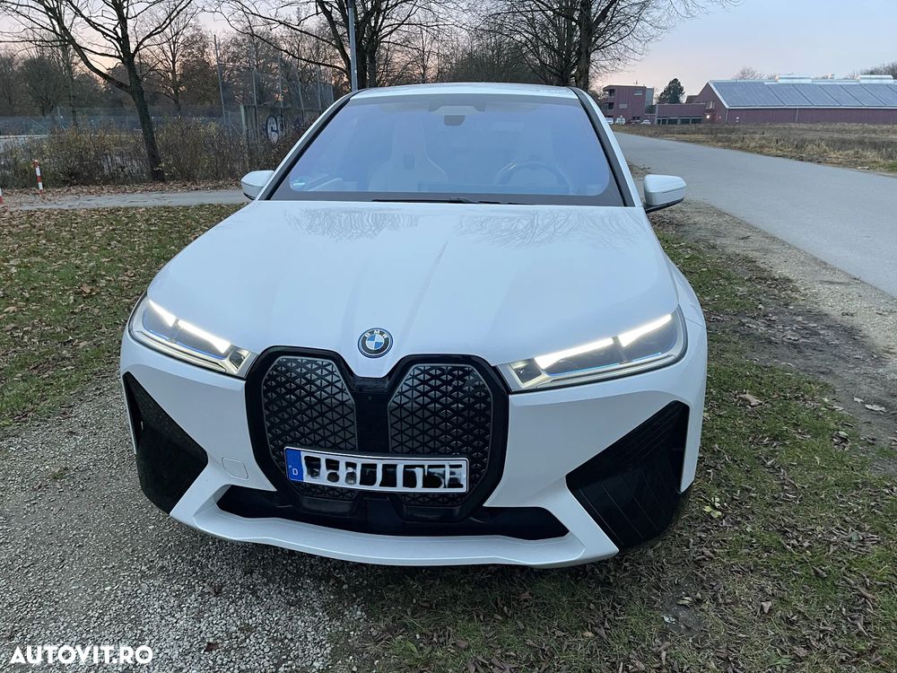 BMW iX - 1