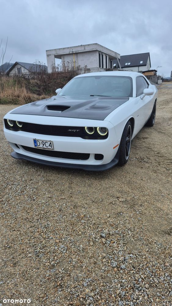 Dodge Challenger - 1