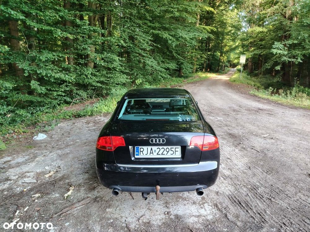 Audi A4 Limousine - 3