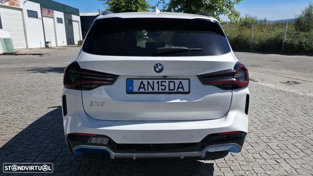BMW iX3 M Sport Impressive - 4