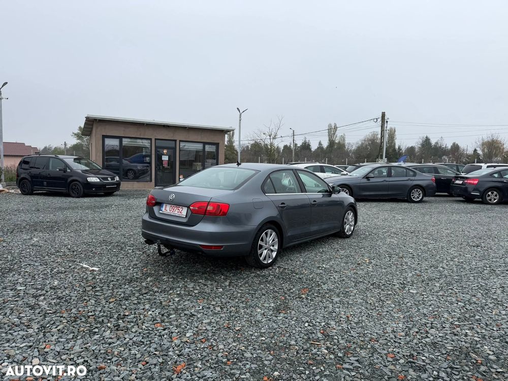 Volkswagen Jetta 2.0 TDI DPF Comfortline - 4