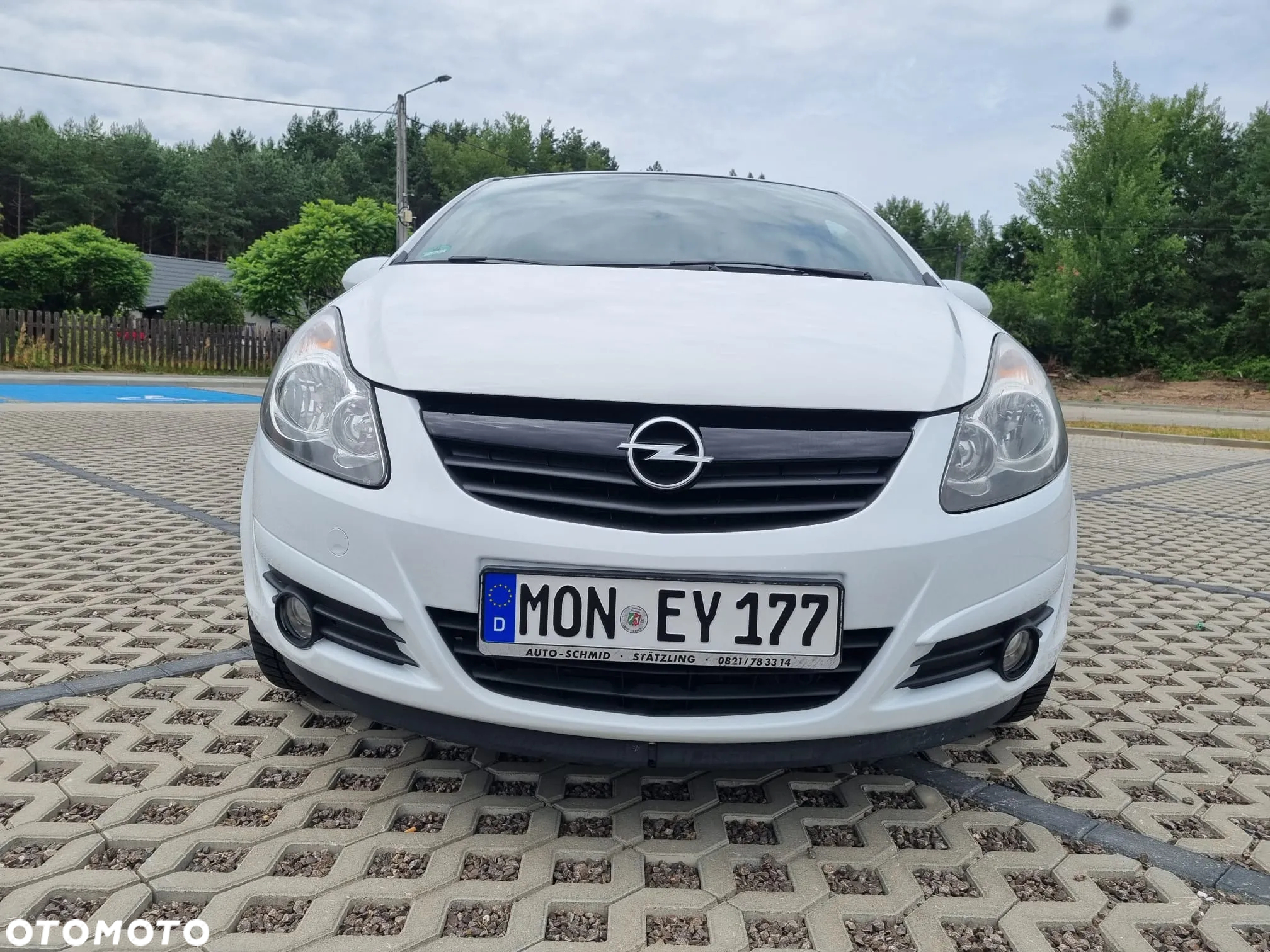 Opel Corsa 1.4 16V Cosmo - 11