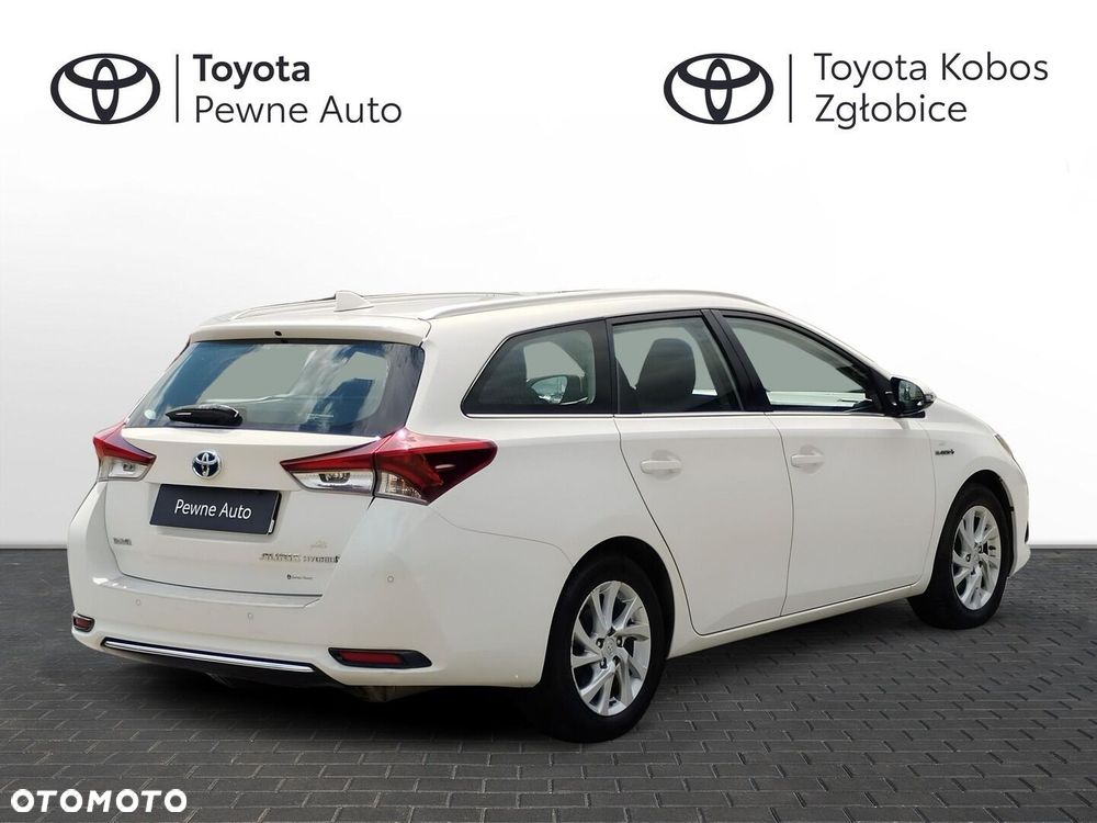 Toyota Auris Hybrid 135 Premium - 5