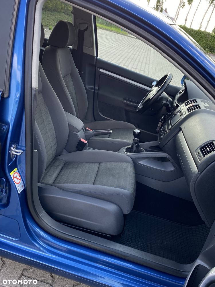 Volkswagen Golf - 5