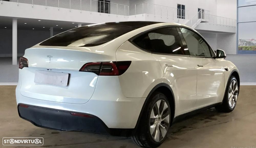 Tesla Model Y RWD - 2