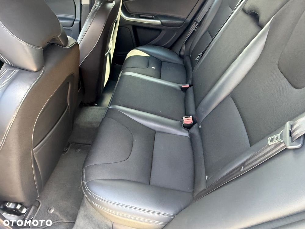 Volvo V60 T2 Geartronic Kinetic - 23