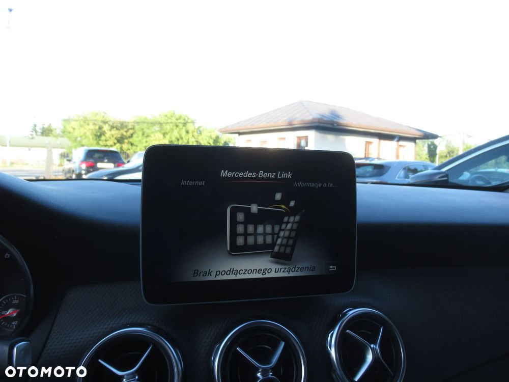 Mercedes-Benz GLA 200 7G-DCT Style - 31