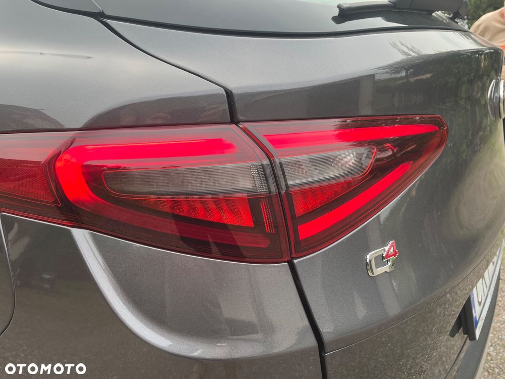Alfa Romeo Stelvio 2.0 Turbo Sprint Q4 - 31