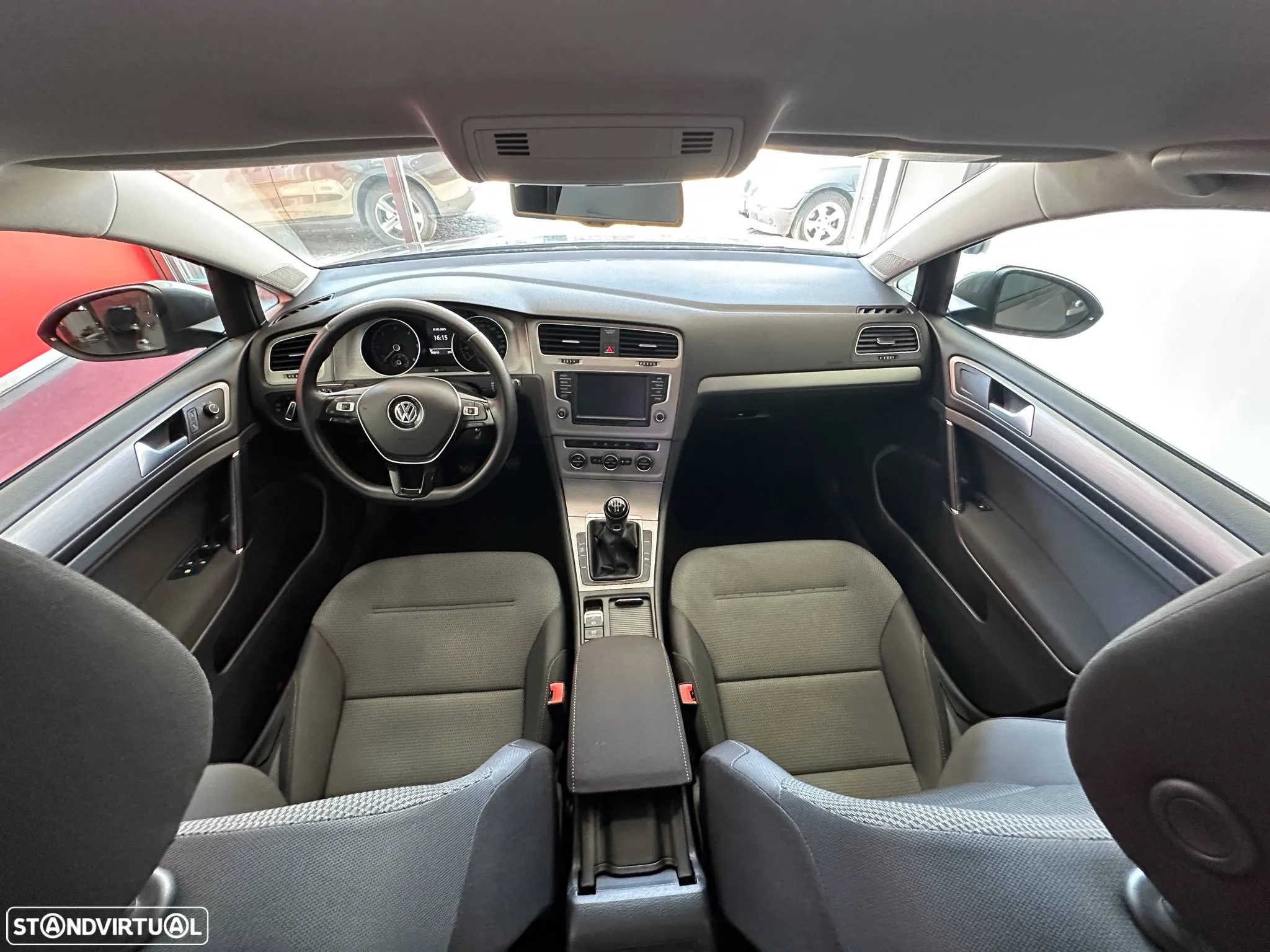 VW Golf Variant 1.6 TDi BlueMotion Trendline - 12