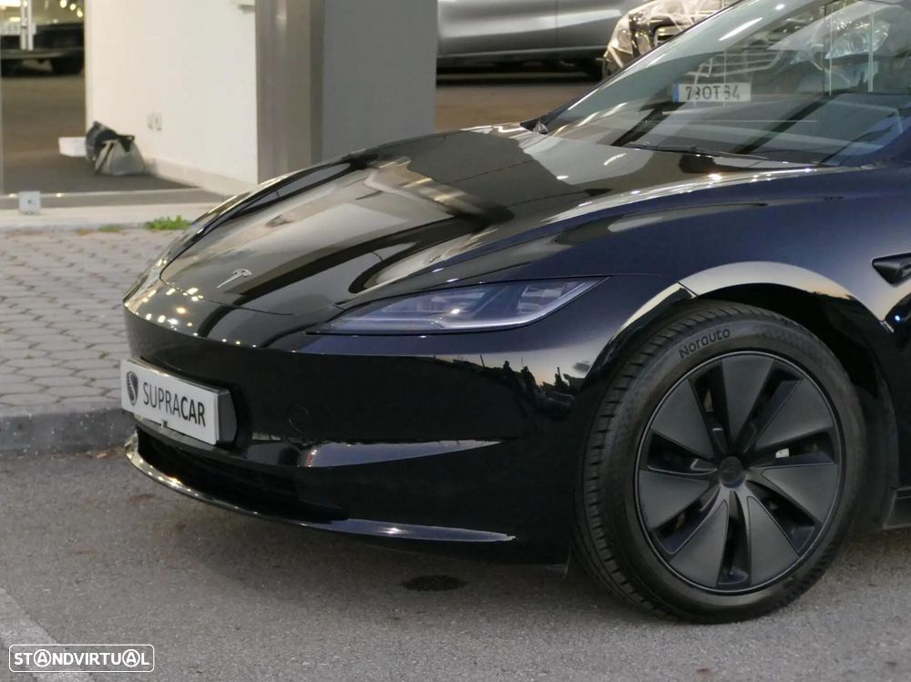 Tesla Model 3 - 4