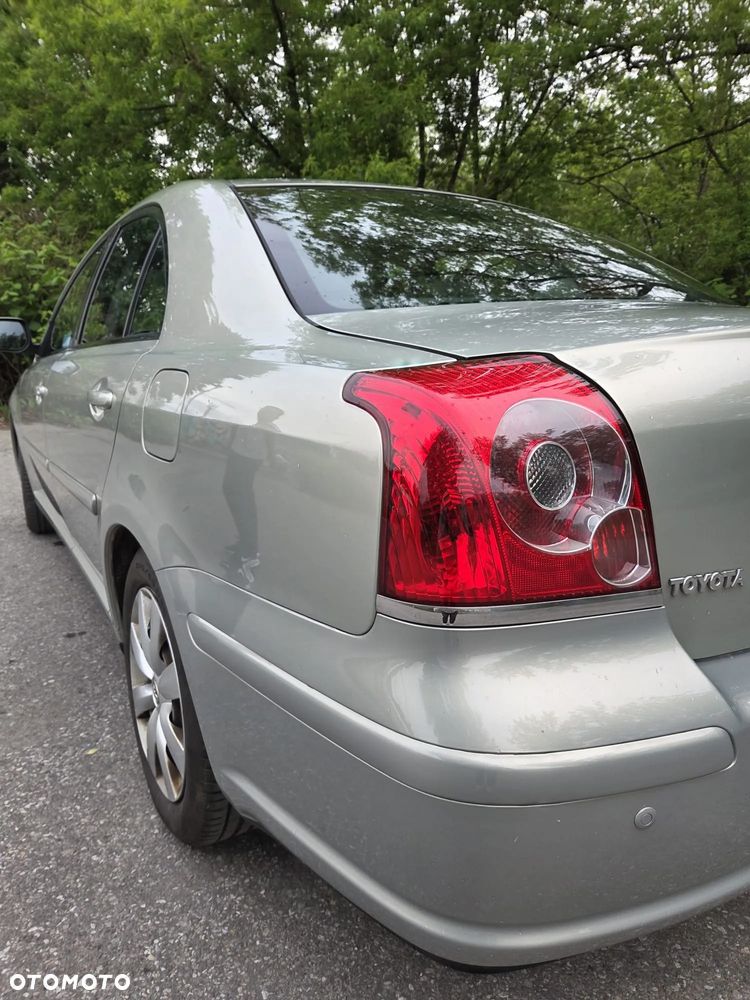 Toyota Avensis 1.8 VVT-i Luna - 8